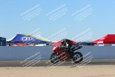 media/Nov-06-2023-Moto Forza (Mon) [[ce023d0744]]/4-Beginner Group/Session 4 (Finish Line Checker)/